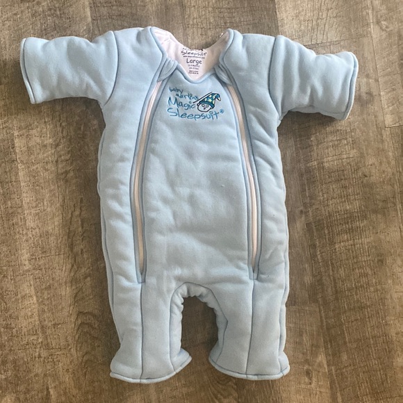 BABY Merlin Magic Sleepsuit NWOT 6-9m. Washed but never worn - Picture 2 of 9